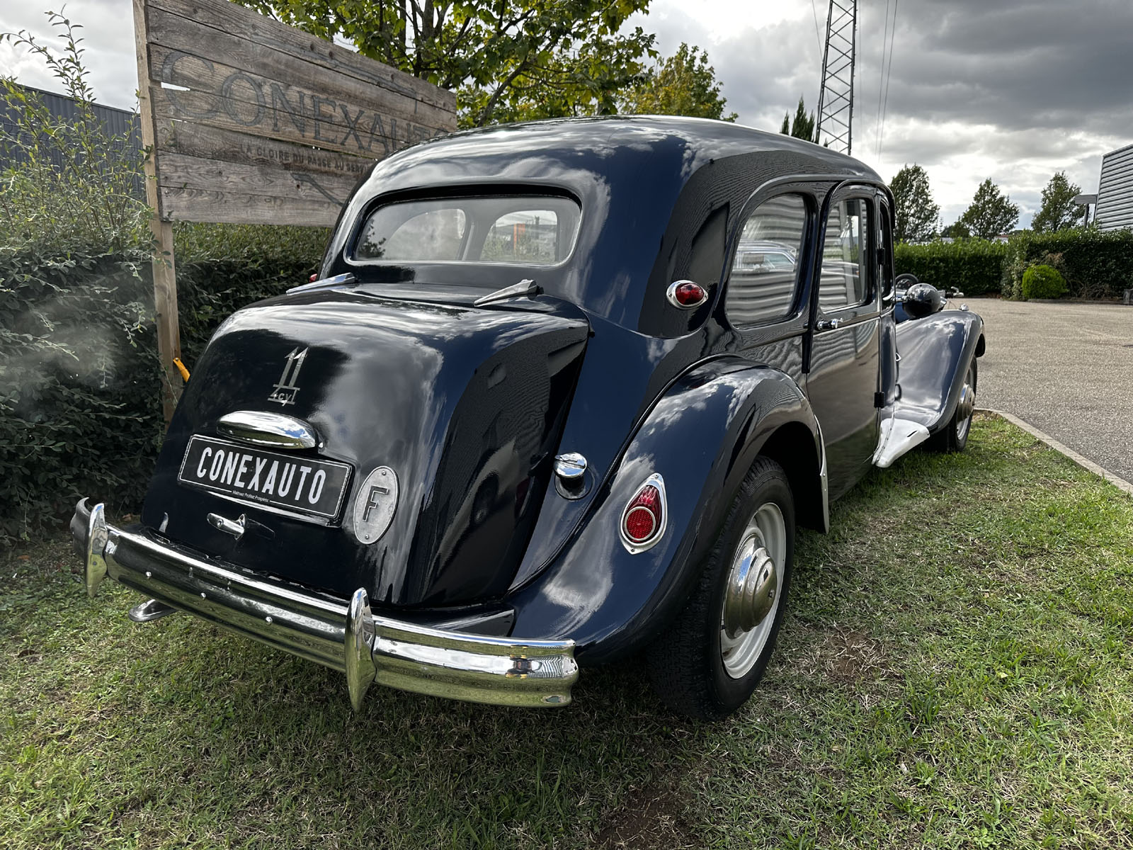 Citroën Traction 11 Familial (8 Places) 1955 — photo 3