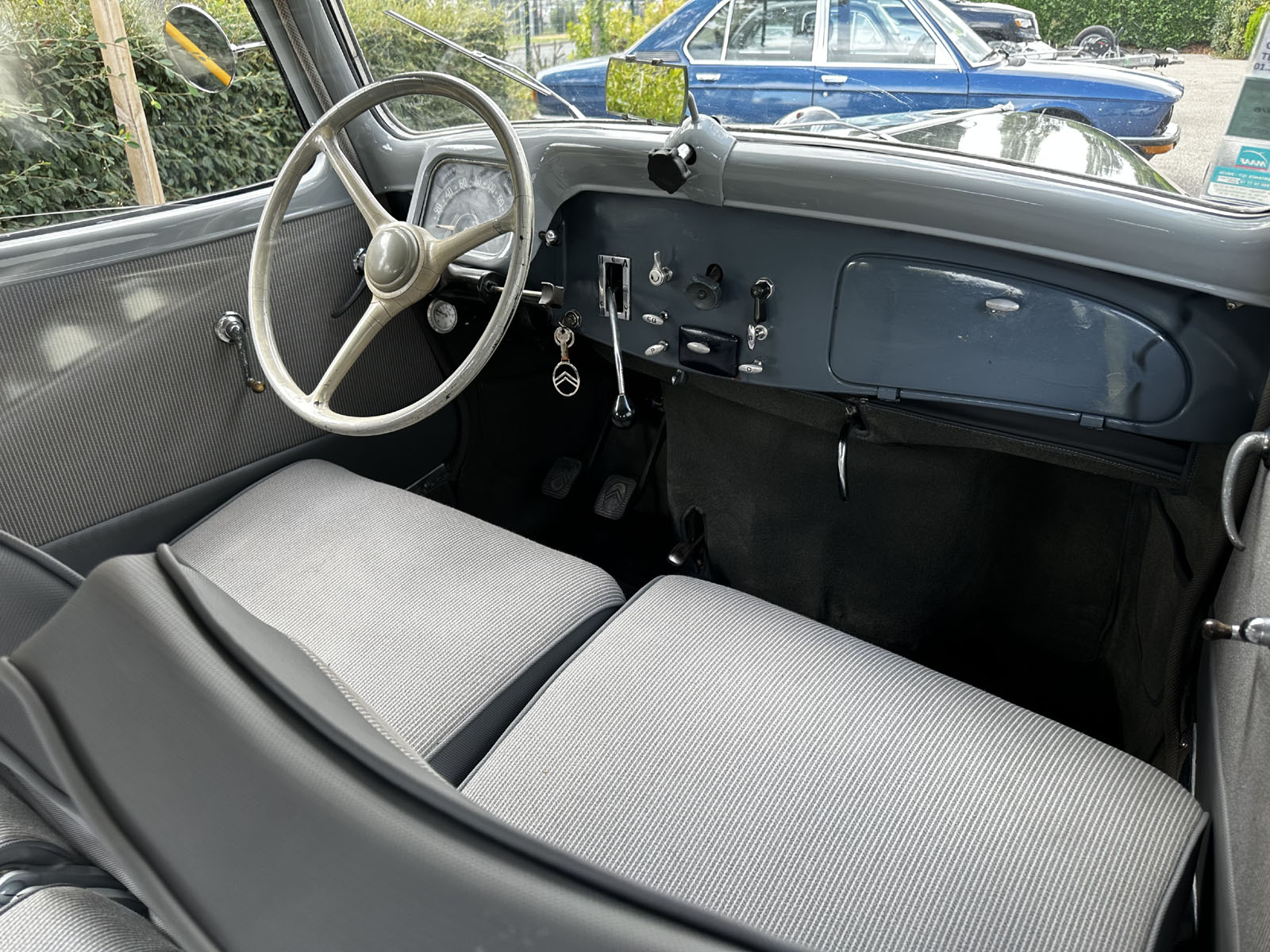 Citroën Traction 11 Familial (8 Places) 1955 — photo 8