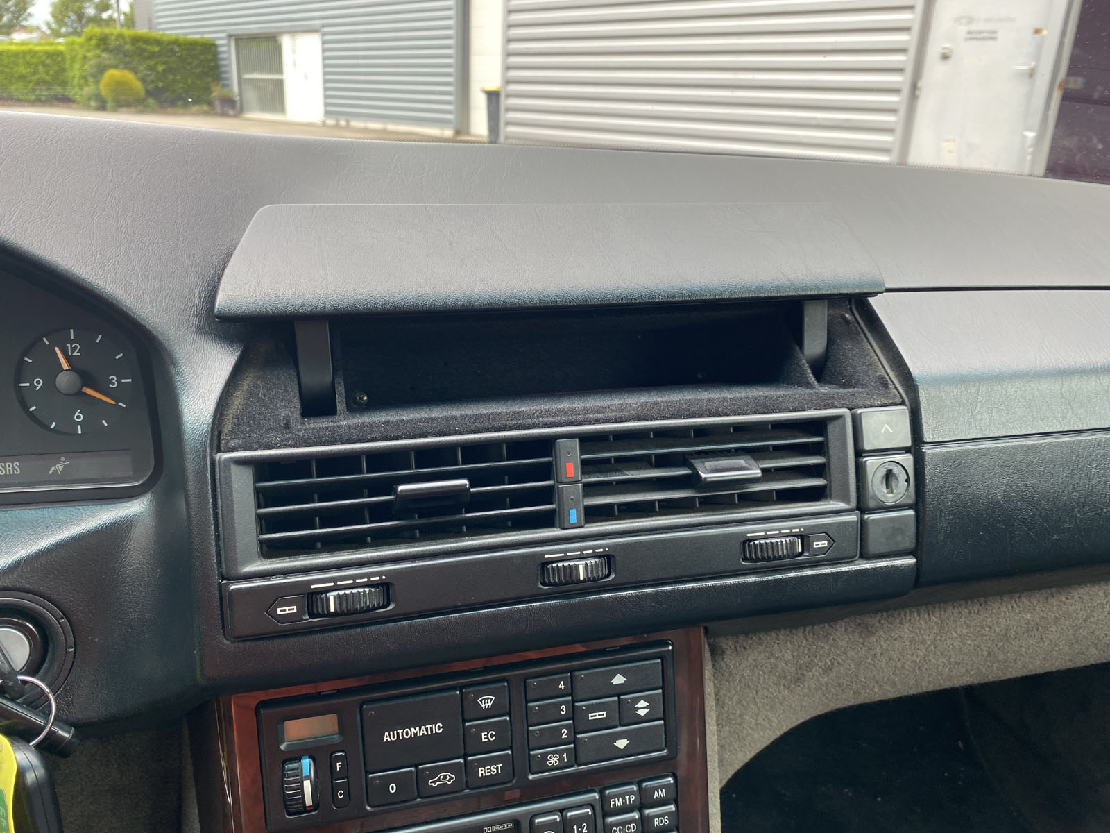 Mercedes-Benz SL 280 1994 — photo 9
