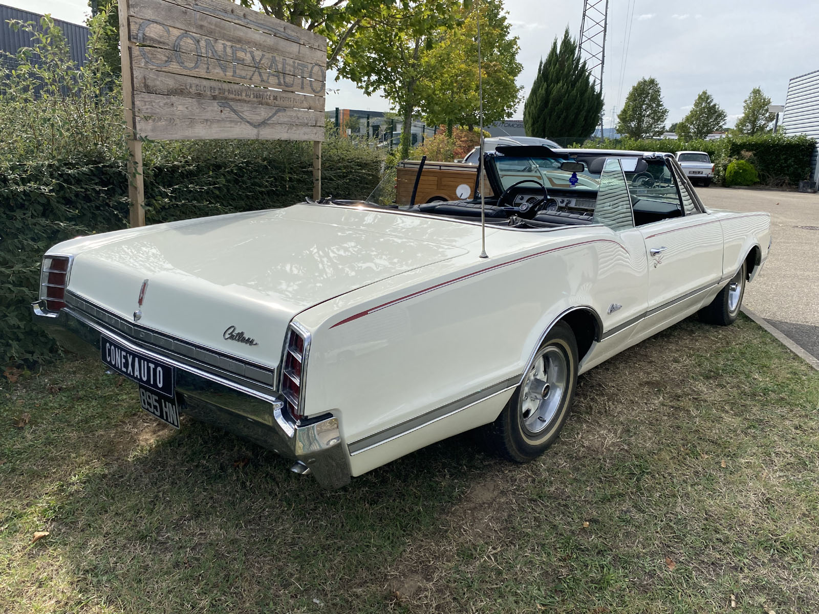 Oldsmobile Cutlass Cabriolet de 1966 — photo 3
